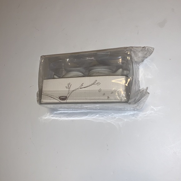 🆕 Feathering the Nest White Ceramic Bird Salt and Pepper Shakers - Picture 3 of 5